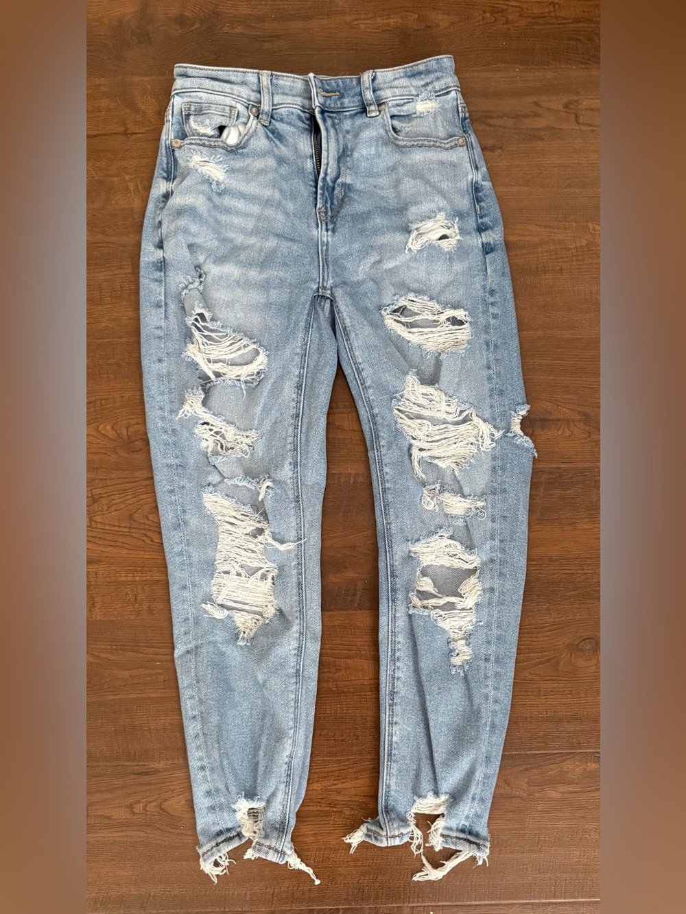 American Eagle Outfitters Light Blue Ripped Boyfriend Jeans